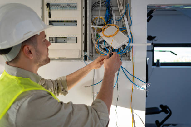 Best Affordable Emergency Electrician  in Moline, IL